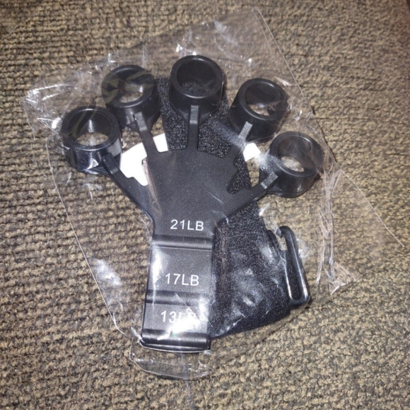 Gripster Forearm Trainer For Veiny Forearms - Picture 7 of 8